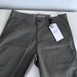 NWT Kenneth Cole Men's Tech Lightweight Stretch Shorts Sage Size 30